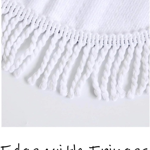 Round Pool Towel Skull Roses With Fringe 59 In - Picture 6 of 6